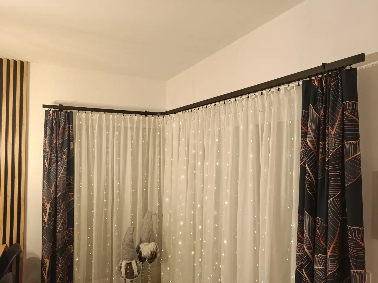 Zdjęcie Jak wkomponować karnisz apartamentowy we wnętrze? Poradnik